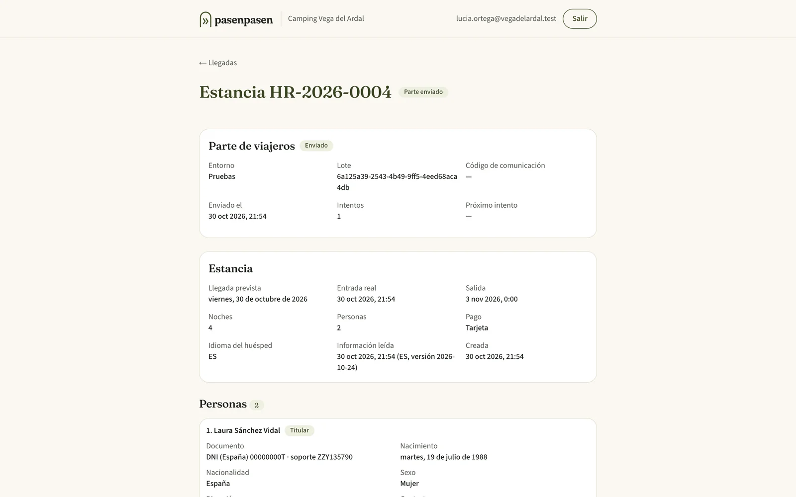 Ficha de una estancia con el parte «Enviado» a SES.HOSPEDAJES, esperando el código de comunicación